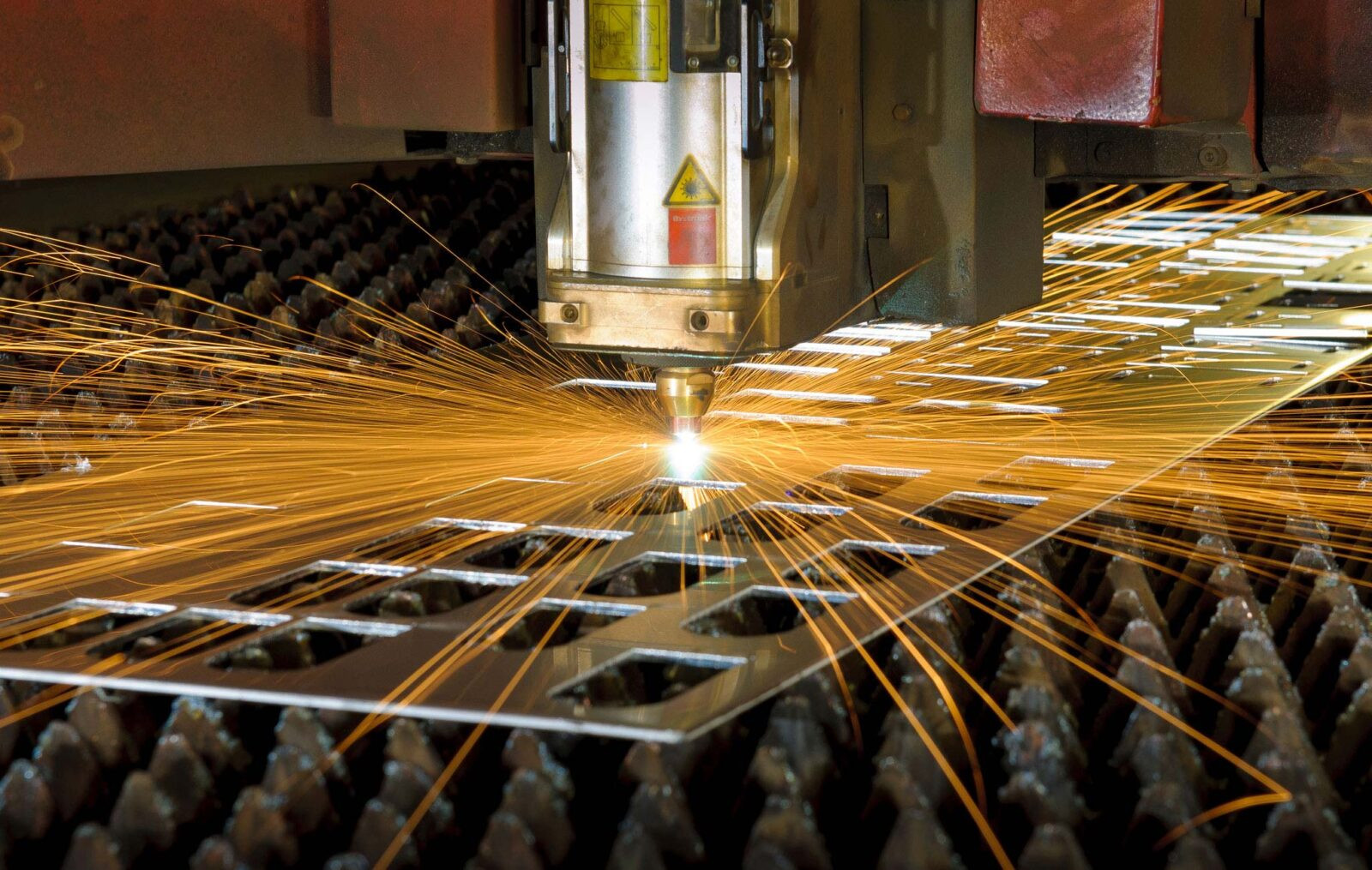 Üretim Hatlarında Güvenilir Metal Bileşenler