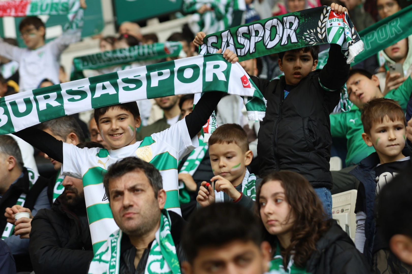 Bursa Büyükşehir 300 çocuğa Bursaspor coşkusu yaşattı