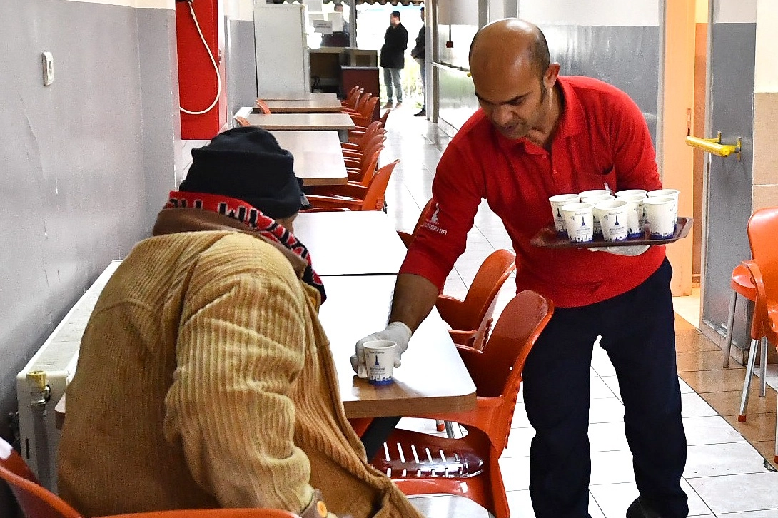 İzmir'de konuk evi’nin kapıları 24 saat açık!