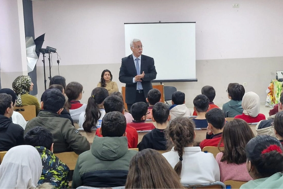 Mardin'de öğrencilere 'Matematik ve Yaşam' söyleşisi