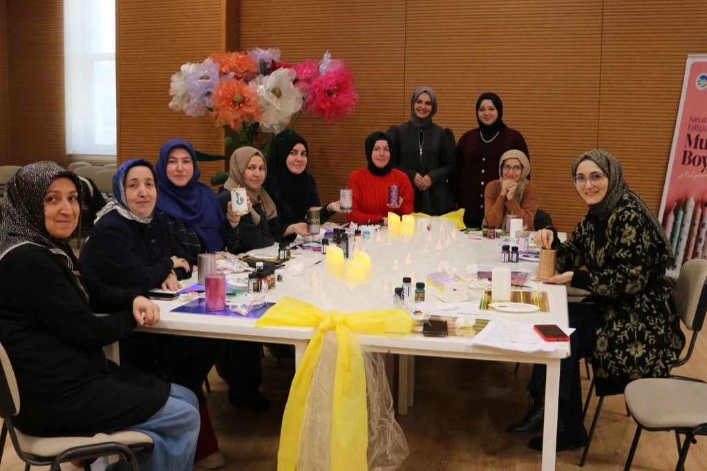 Sakarya'da yetişkinlere ‘terapi’ gibi sanat atölyesi