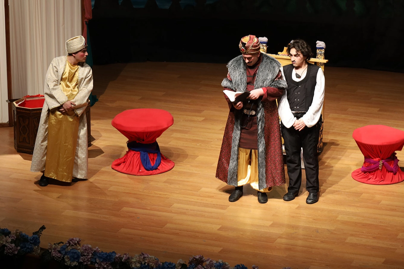 ‘İstanbul Efendisi’ Sakarya'da güldürdü