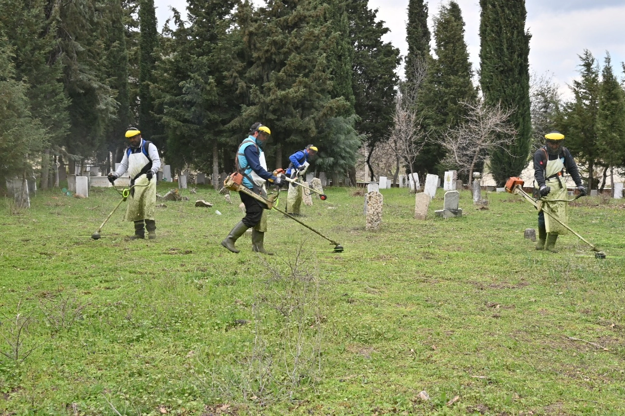 Manisa'da bayram öncesi bakım ve temizlik seferberliği