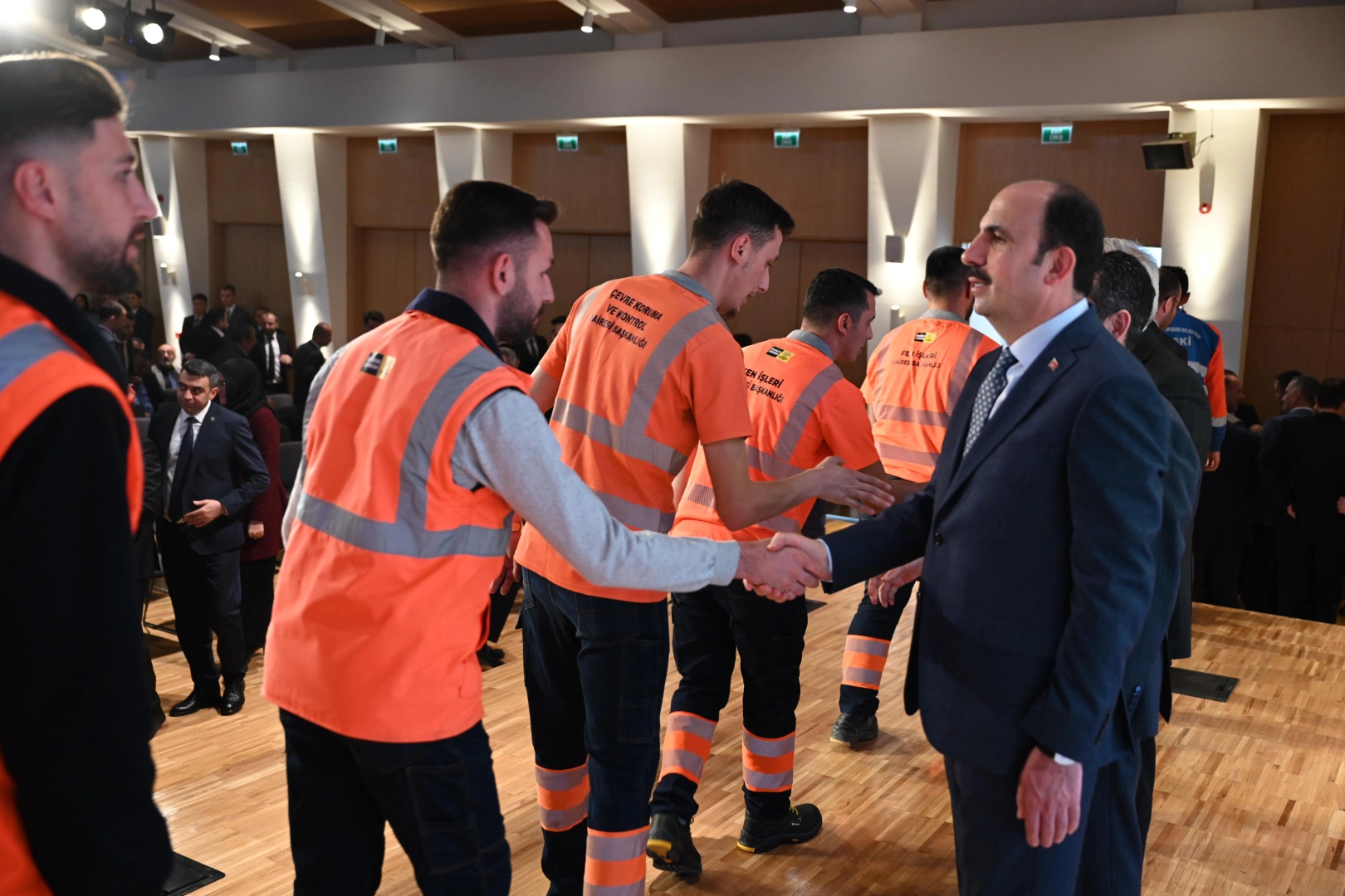 Başkan Altay Konya Büyükşehir Belediyesi çalışanlarıyla bayramlaştı