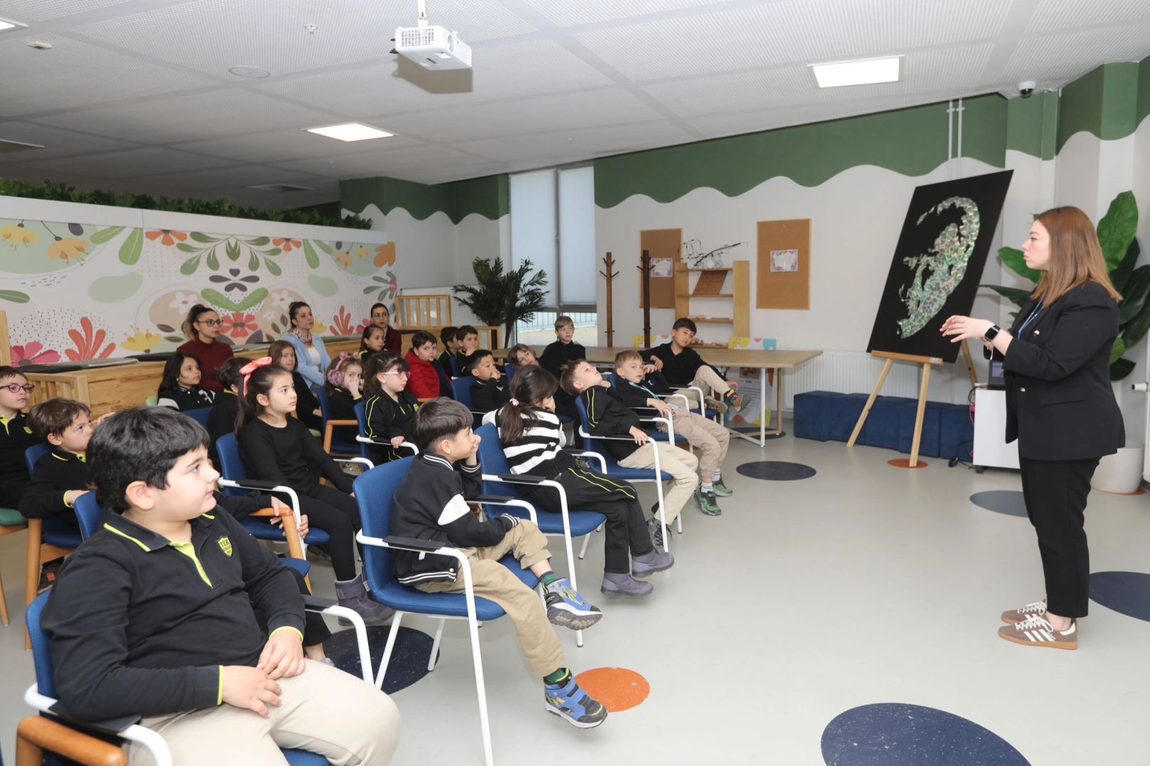 Çocuklar Oyuncak Kütüphanesi’nde hem eğleniyor hem öğreniyor