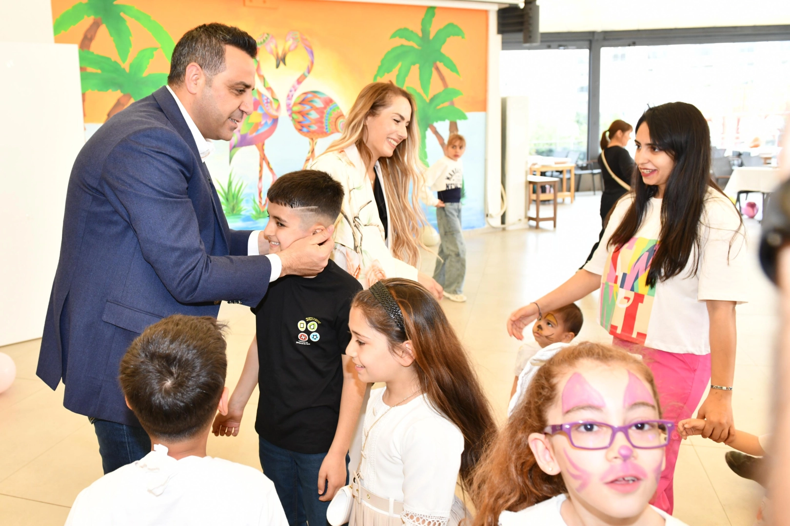 İzmir Çiğli’de miniklere bayram sürprizi