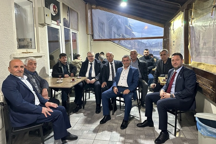 AK Parti Pazaryeri'nde bayram coşkusu