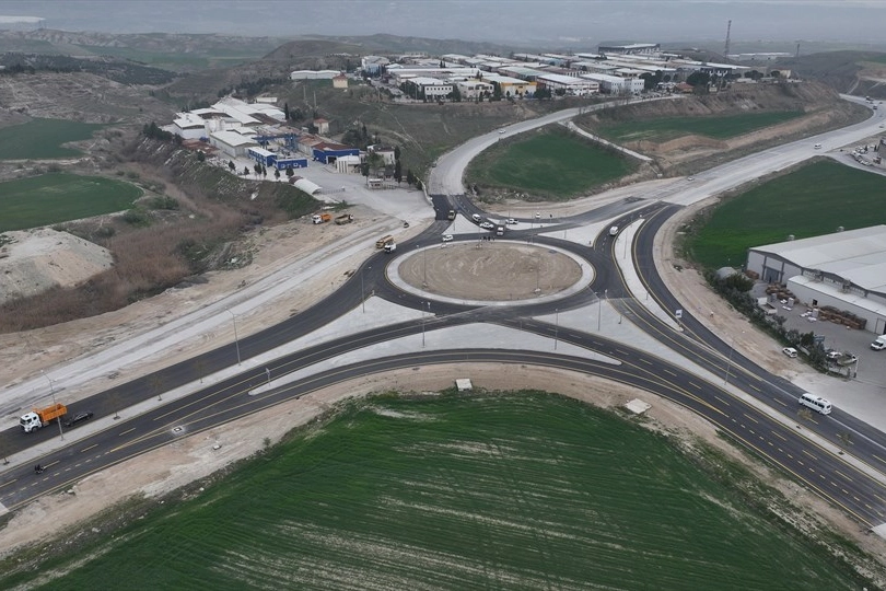 Ahmet Nazif Zorlu Sanayi Sitesi kavşağı artık daha güvenli