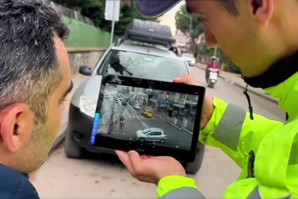 Bakan Yerlikaya'dan hem motosiklet, hem de araç sürücülerine uyarı