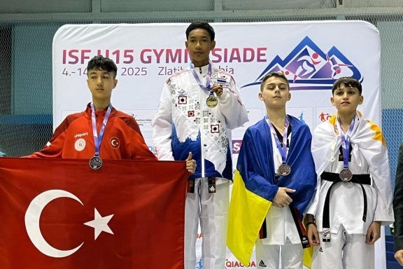 İzmirli öğrenciden taekwondoda dünya ikinciliği
