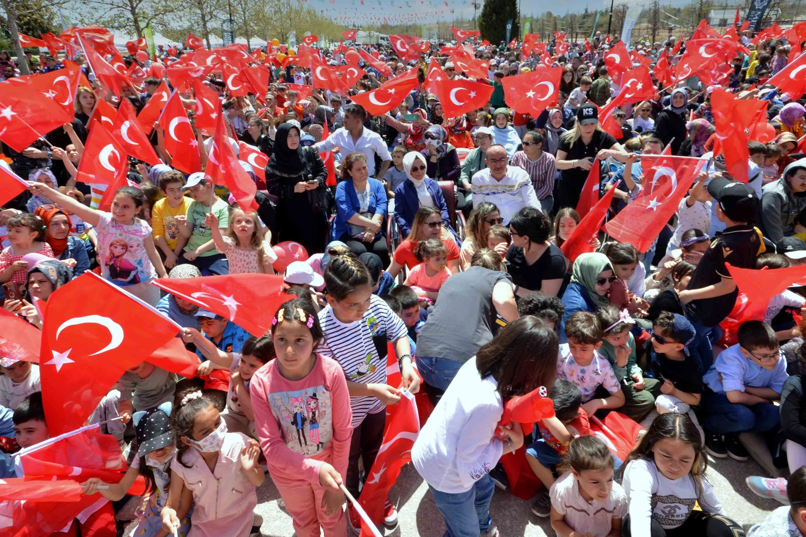 Konya’da çocuklar 80 Binde Devr-İ Alem Parkı’nda buluşuyor