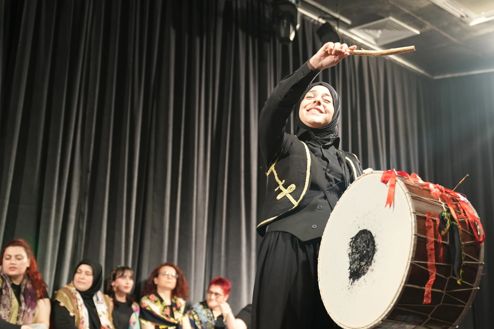 Bursa Gürsulu kadınlar sahne tozunu yuttu