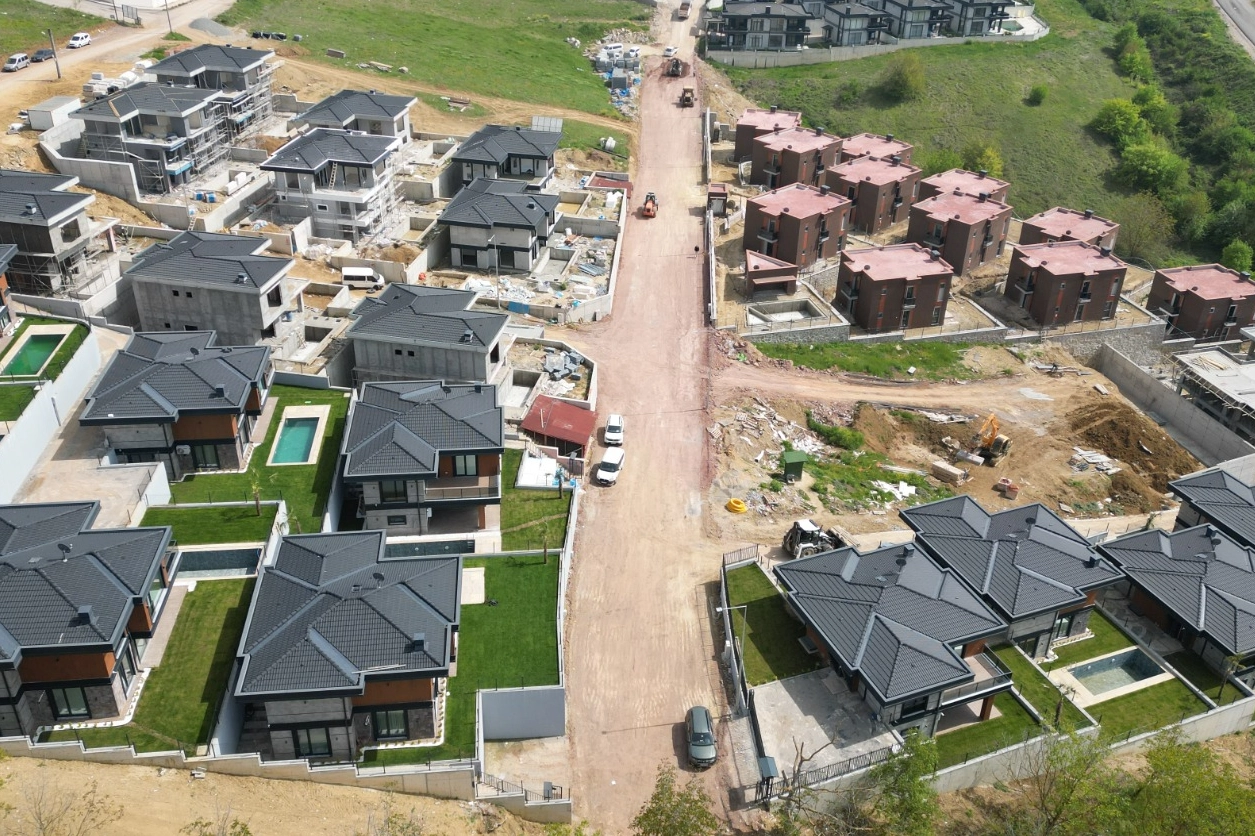 İzmit Belediyesi'nden yol iyileştirme çalışması