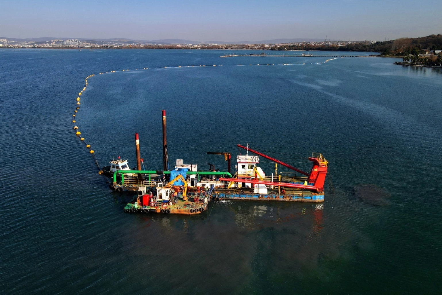 İzmit Körfezi temizlik projesi Türkiye'ye örnek oluyor... Körfez dip çamuru temizliği ile canlanıyor